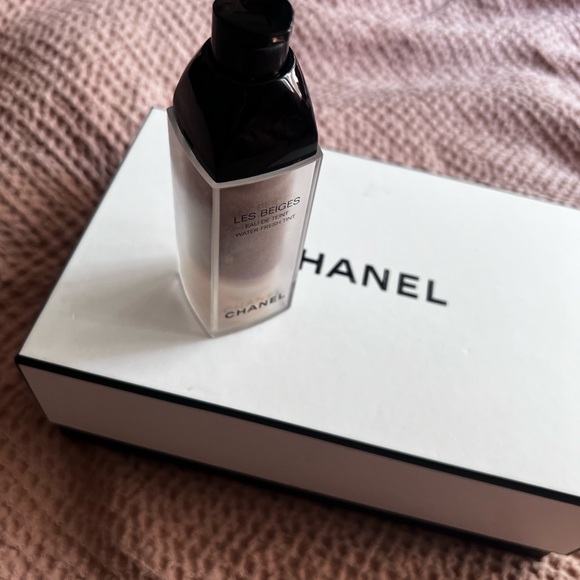 Chanel Les Beiges Water Fresh Tint - Picture 3 of 7